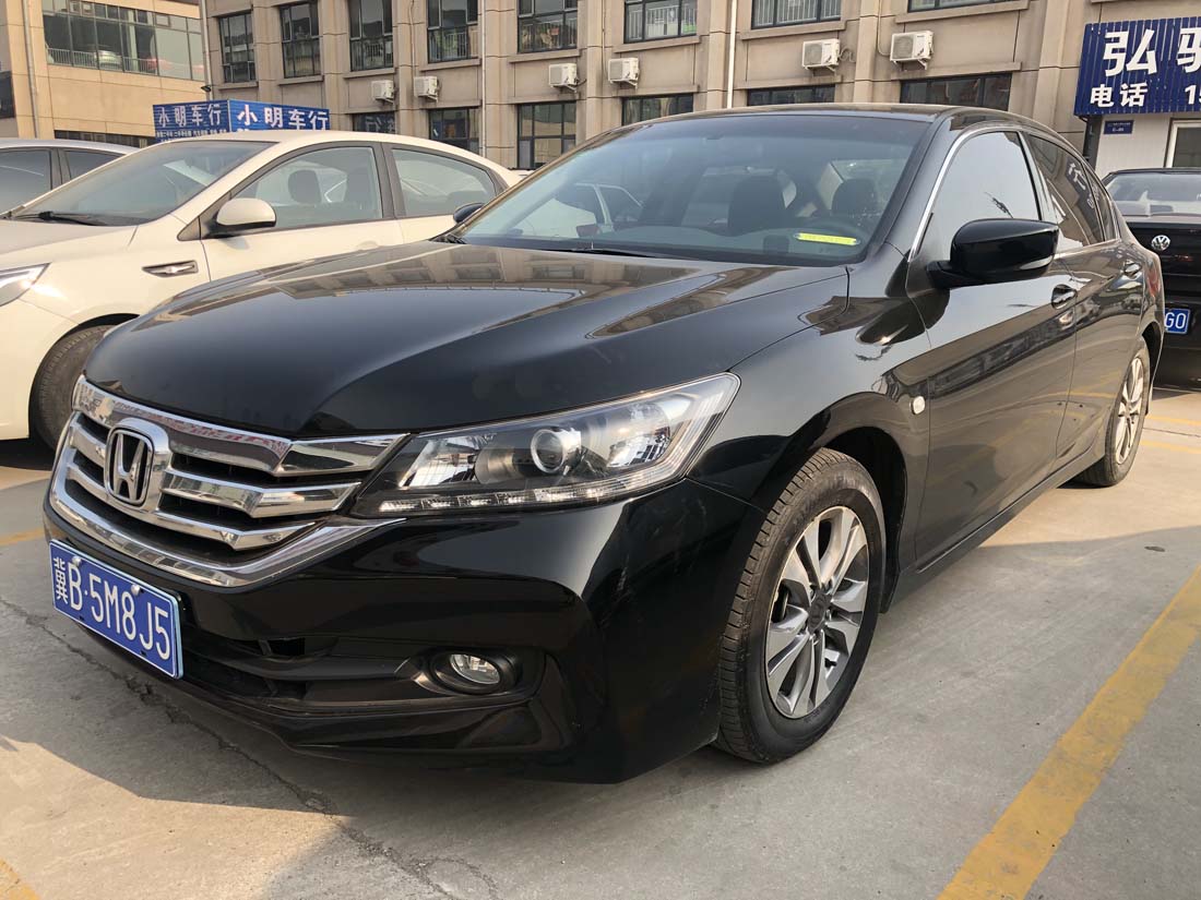 本田雅阁    黑