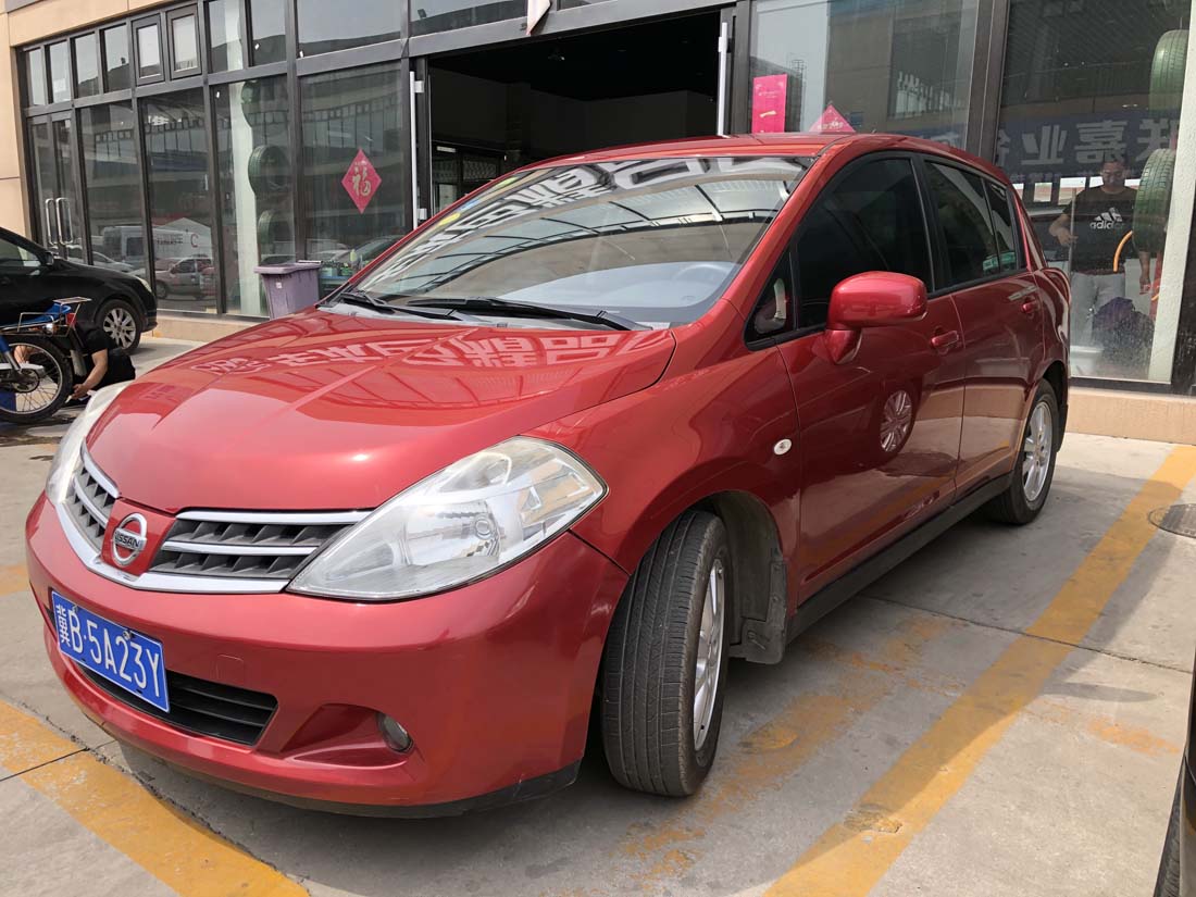 日产尼桑骐达