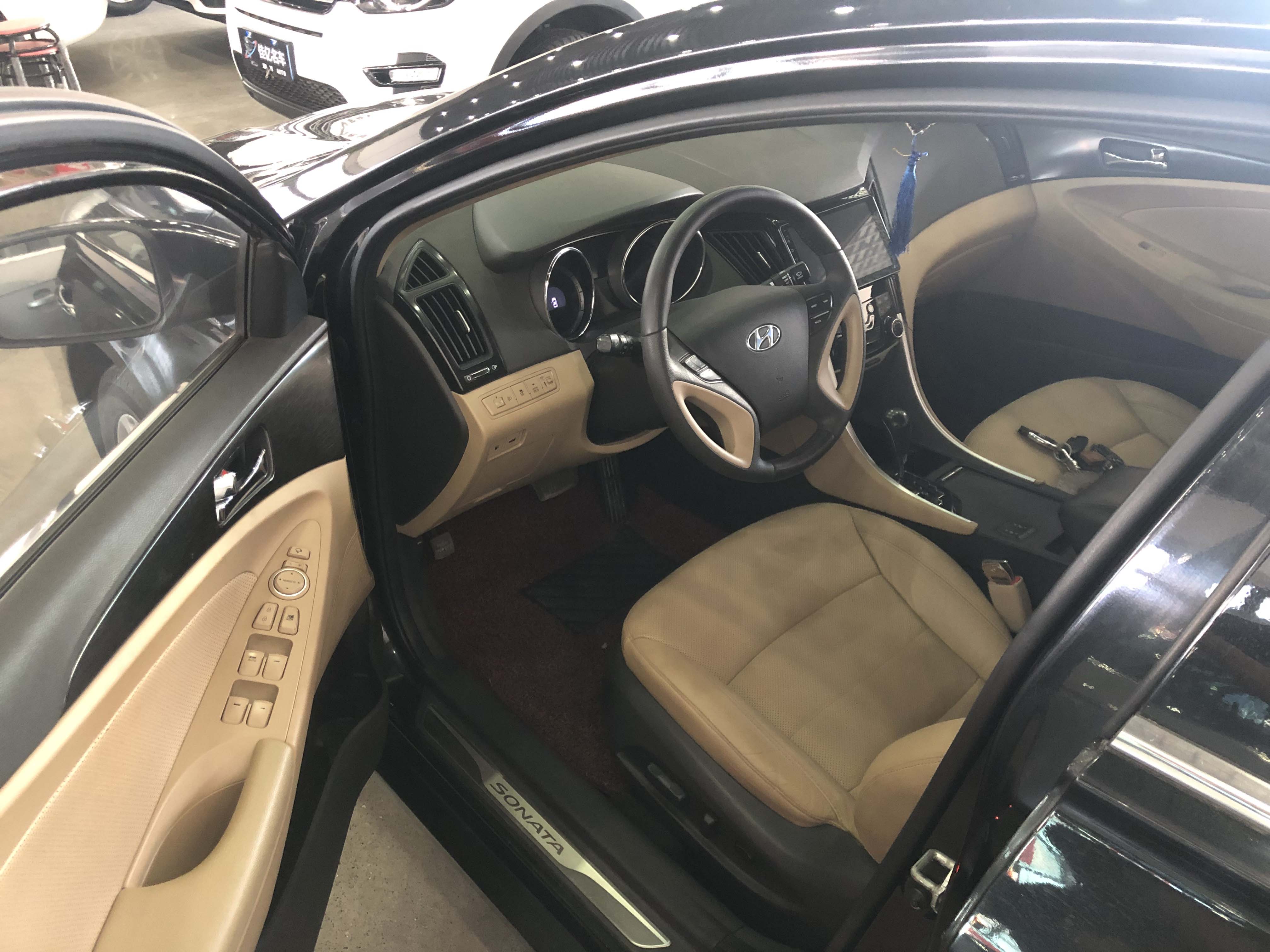 11年 现代索纳塔 2.0