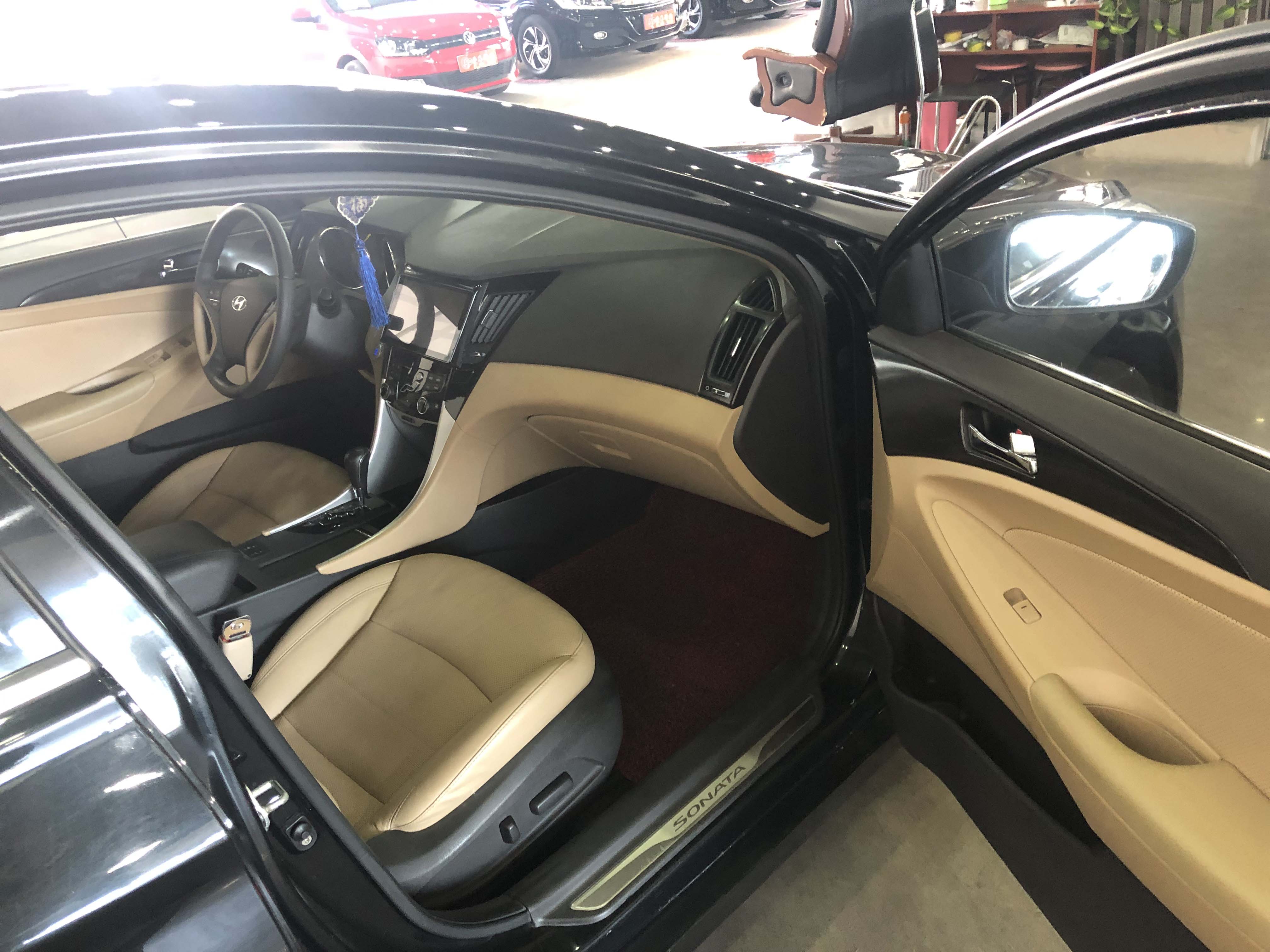 11年 现代索纳塔 2.0