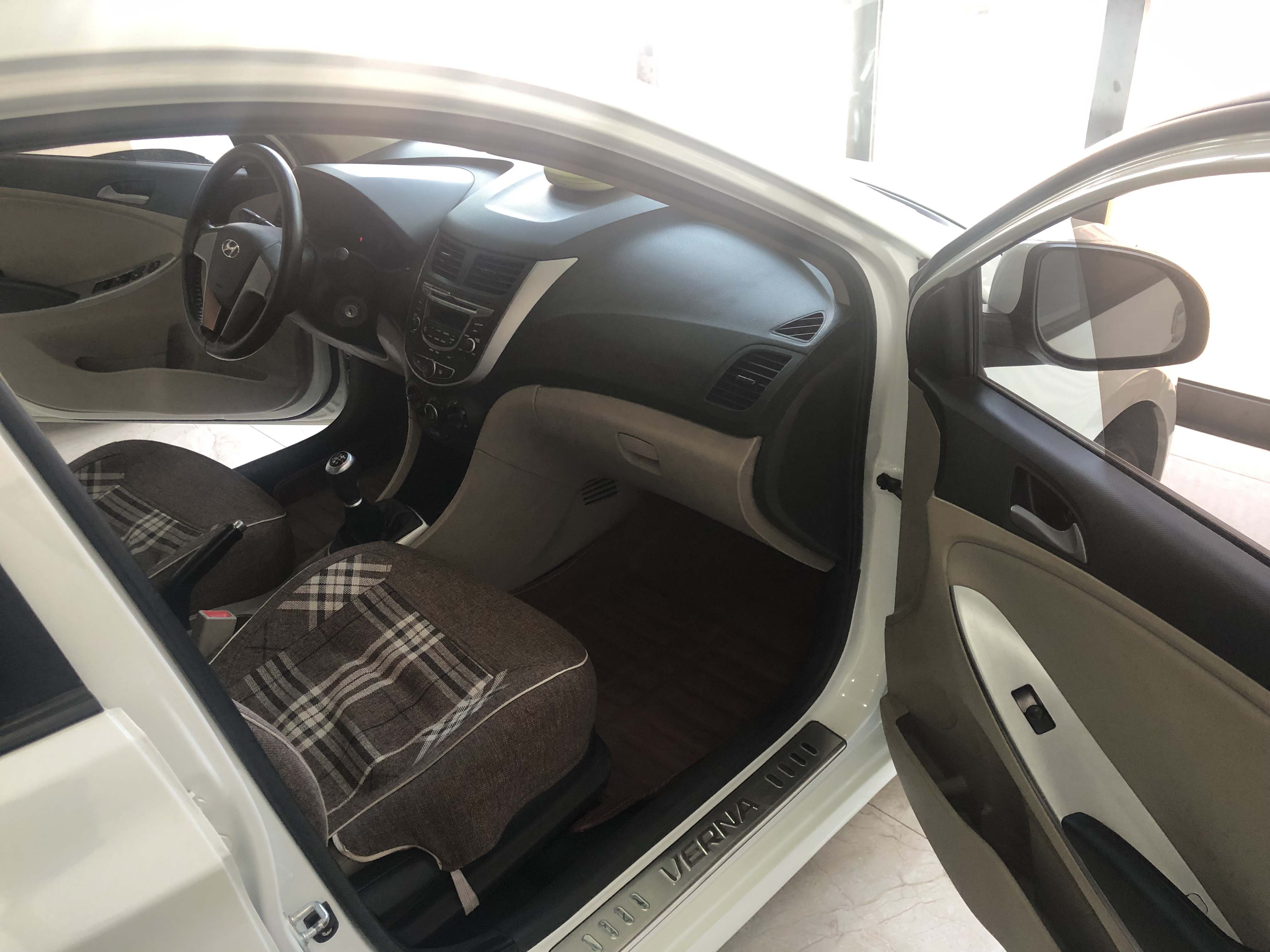 14年 现代瑞纳 1.4