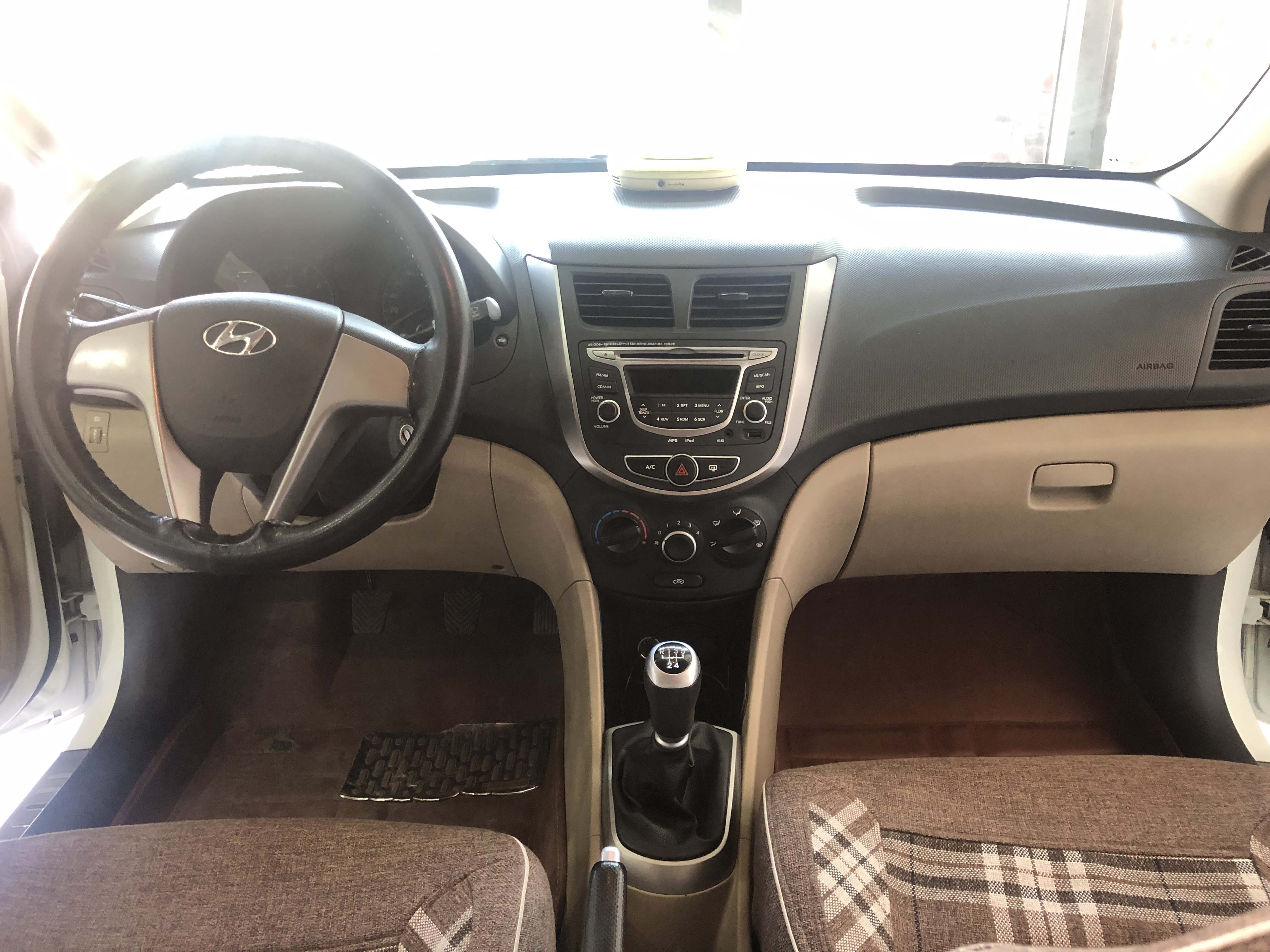 14年 现代瑞纳 1.4