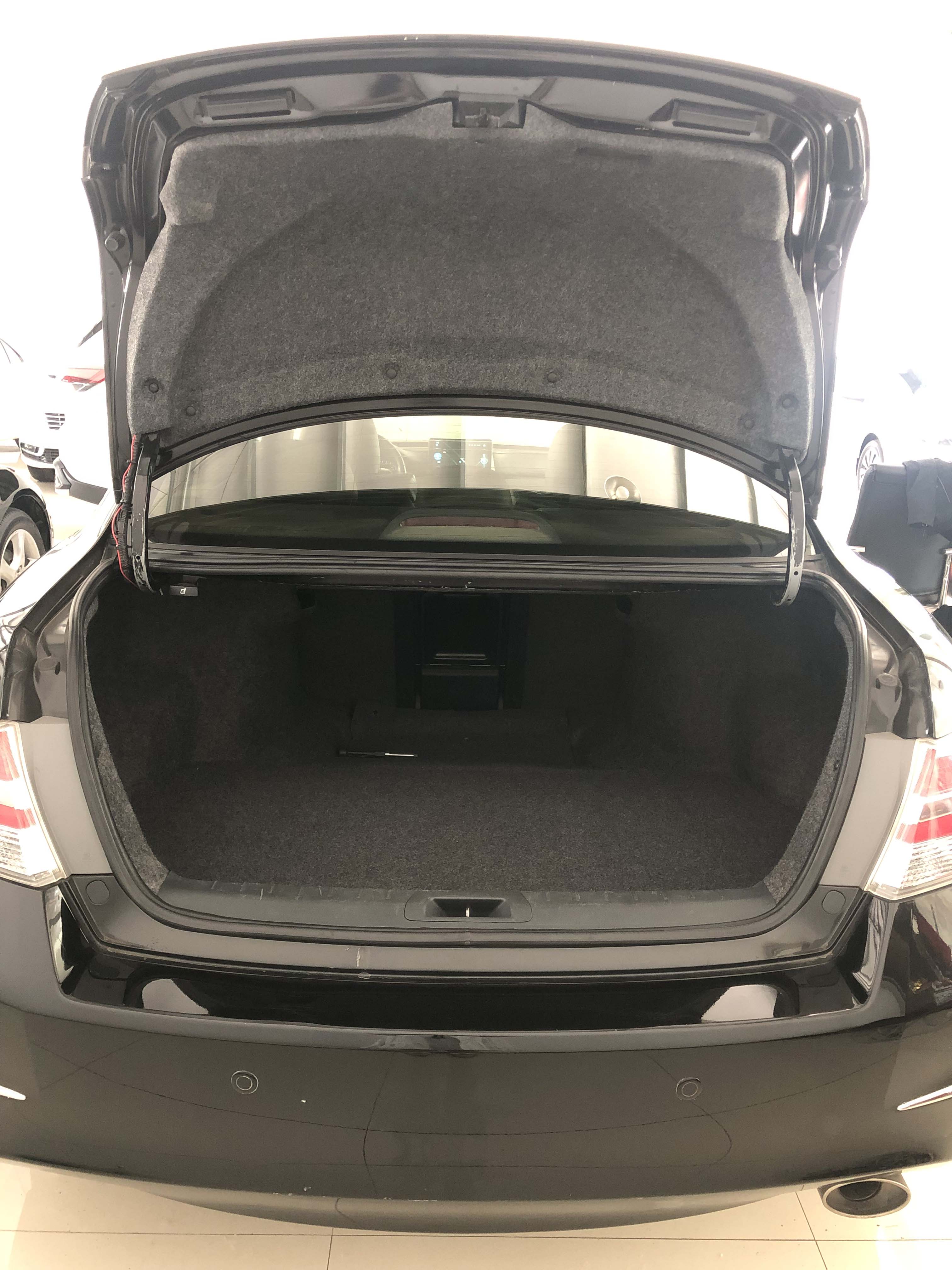 13年 本田雅阁 2.0