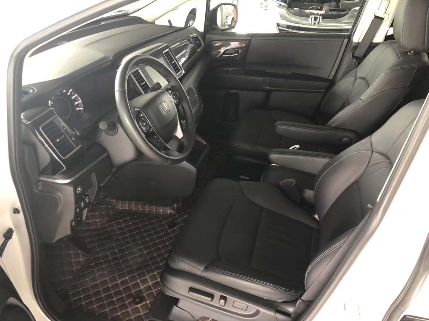 18年 本田艾力绅 2.4