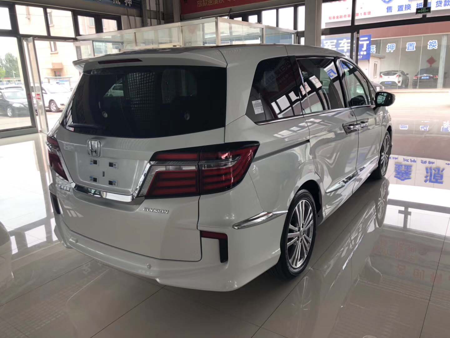 18年 本田艾力绅 2.4