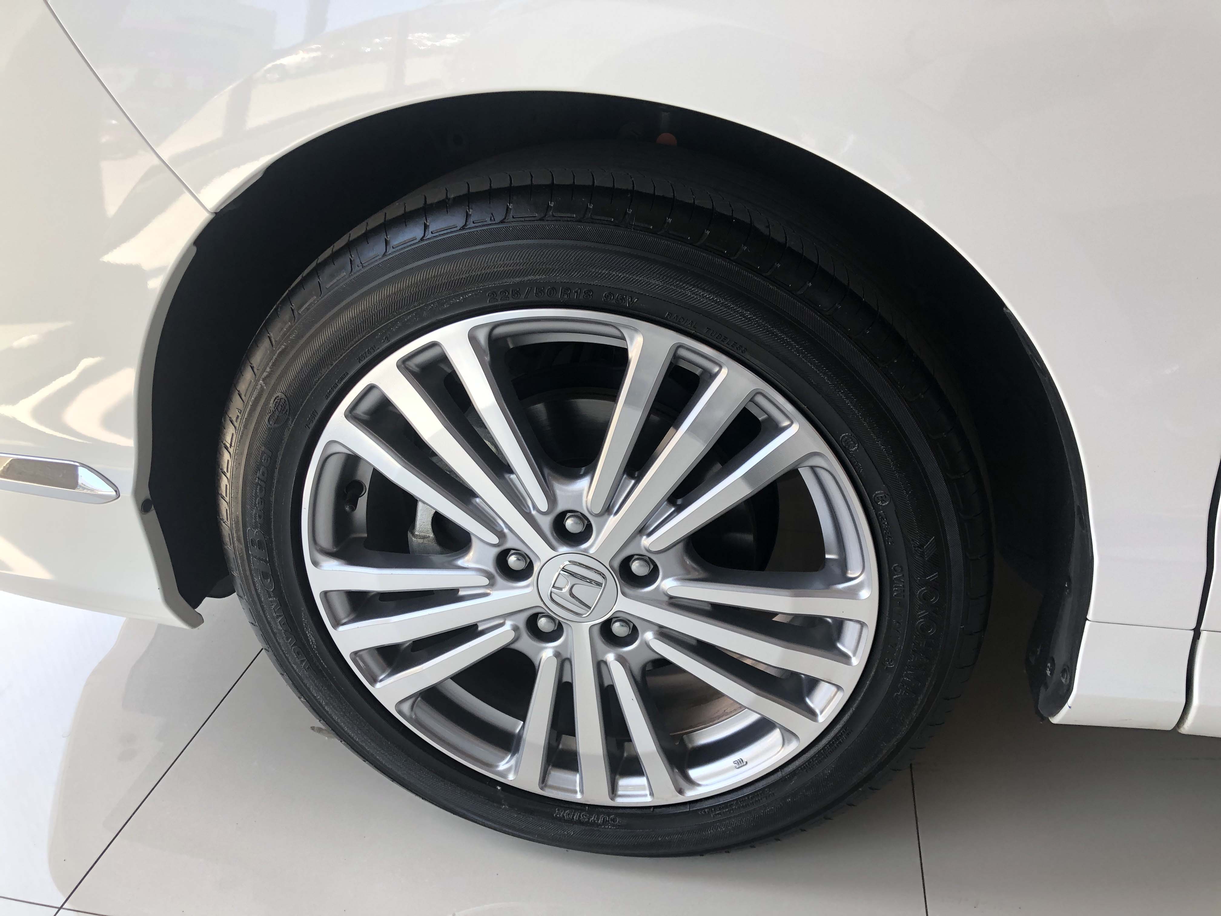 18年 本田艾力绅 2.4