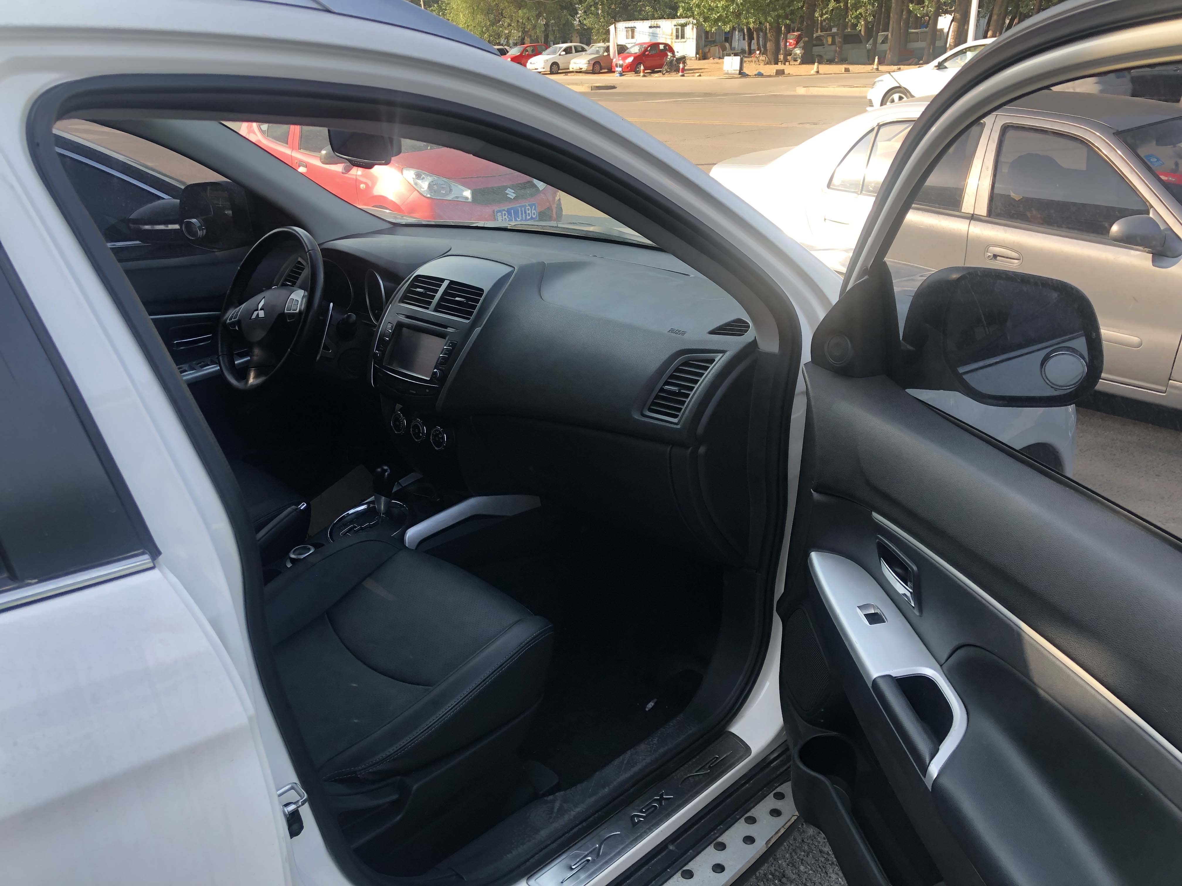 14年 三菱劲炫 2.0