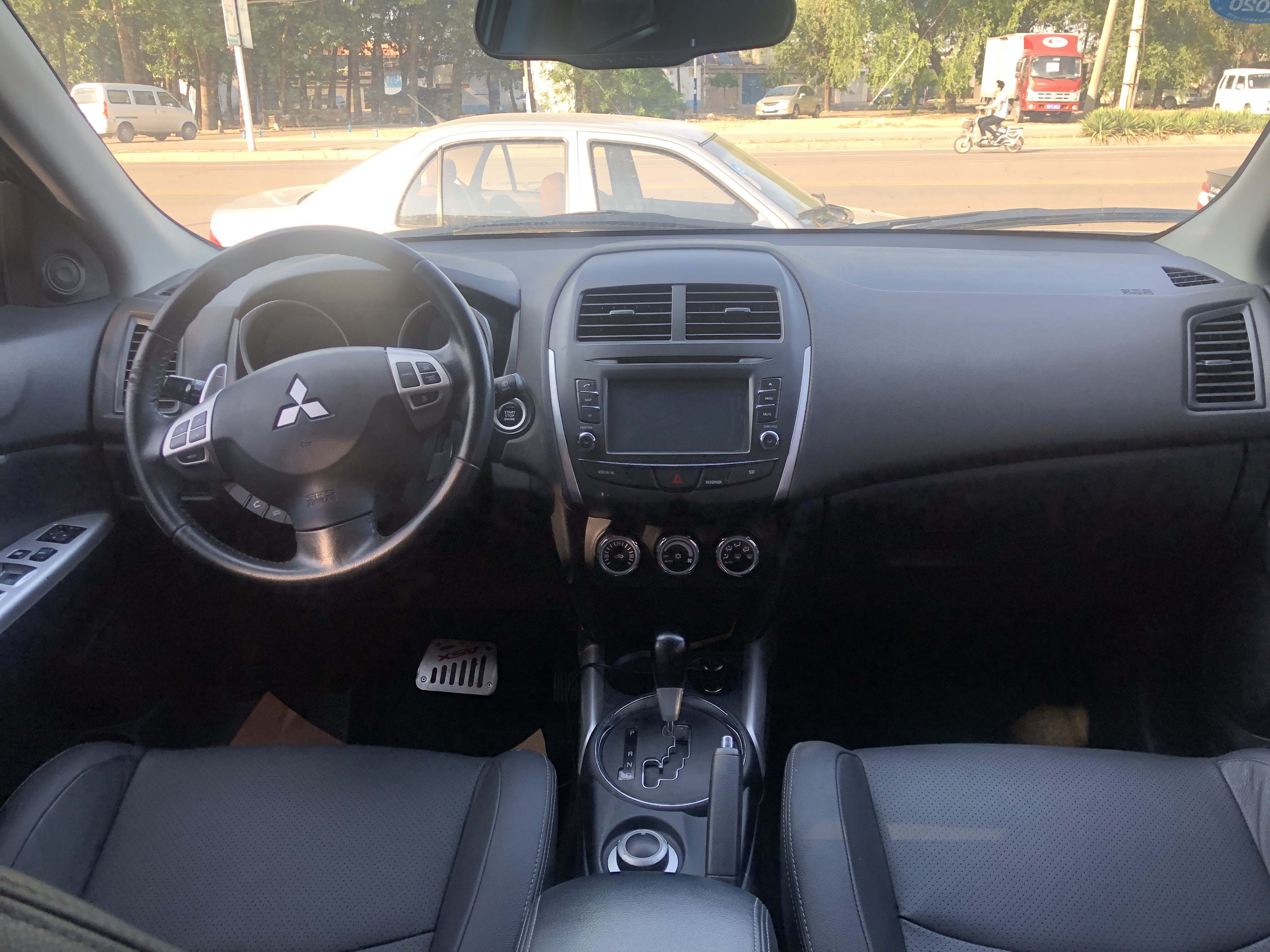 14年 三菱劲炫 2.0