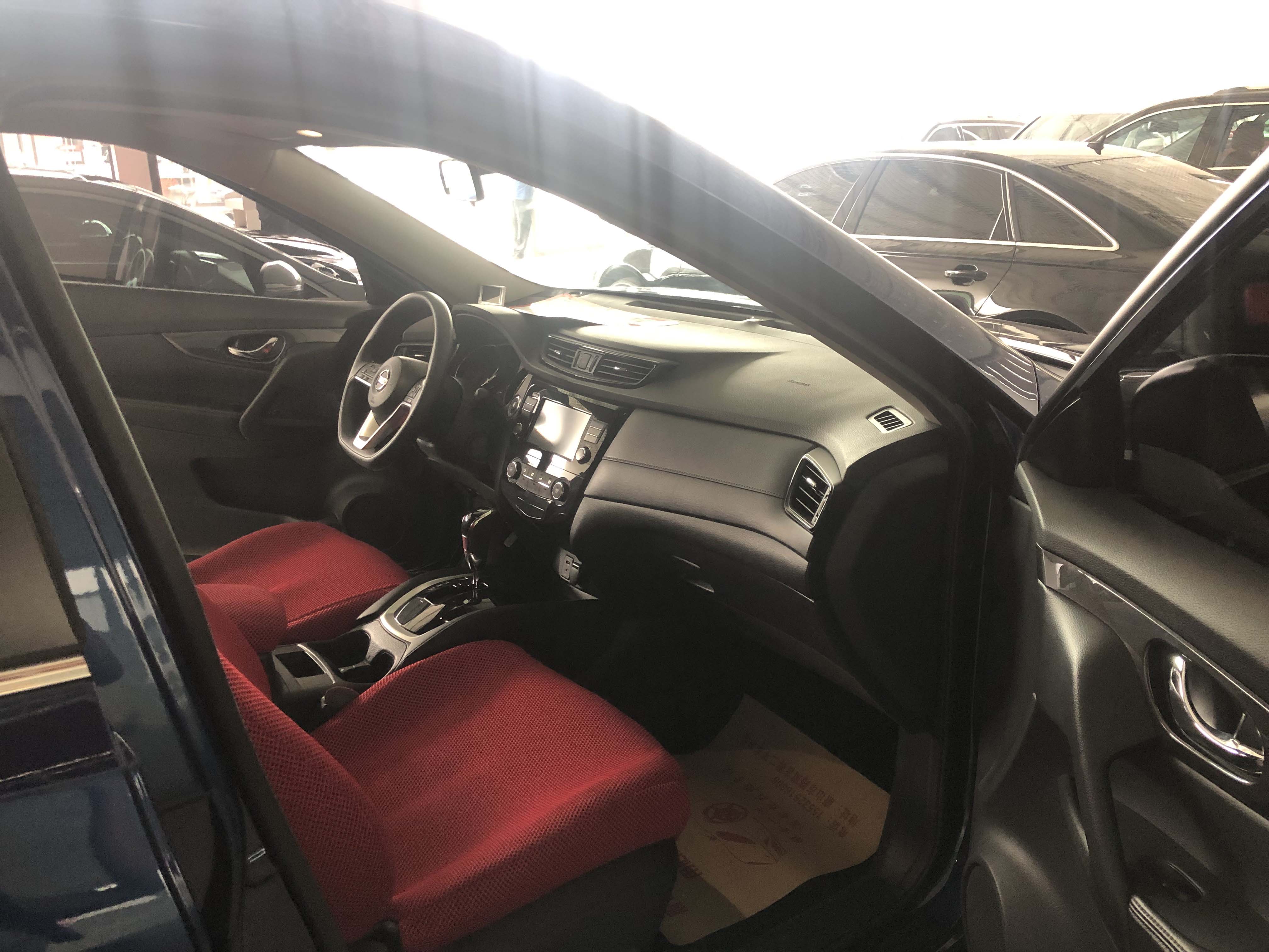 17年 日产奇骏 2.0