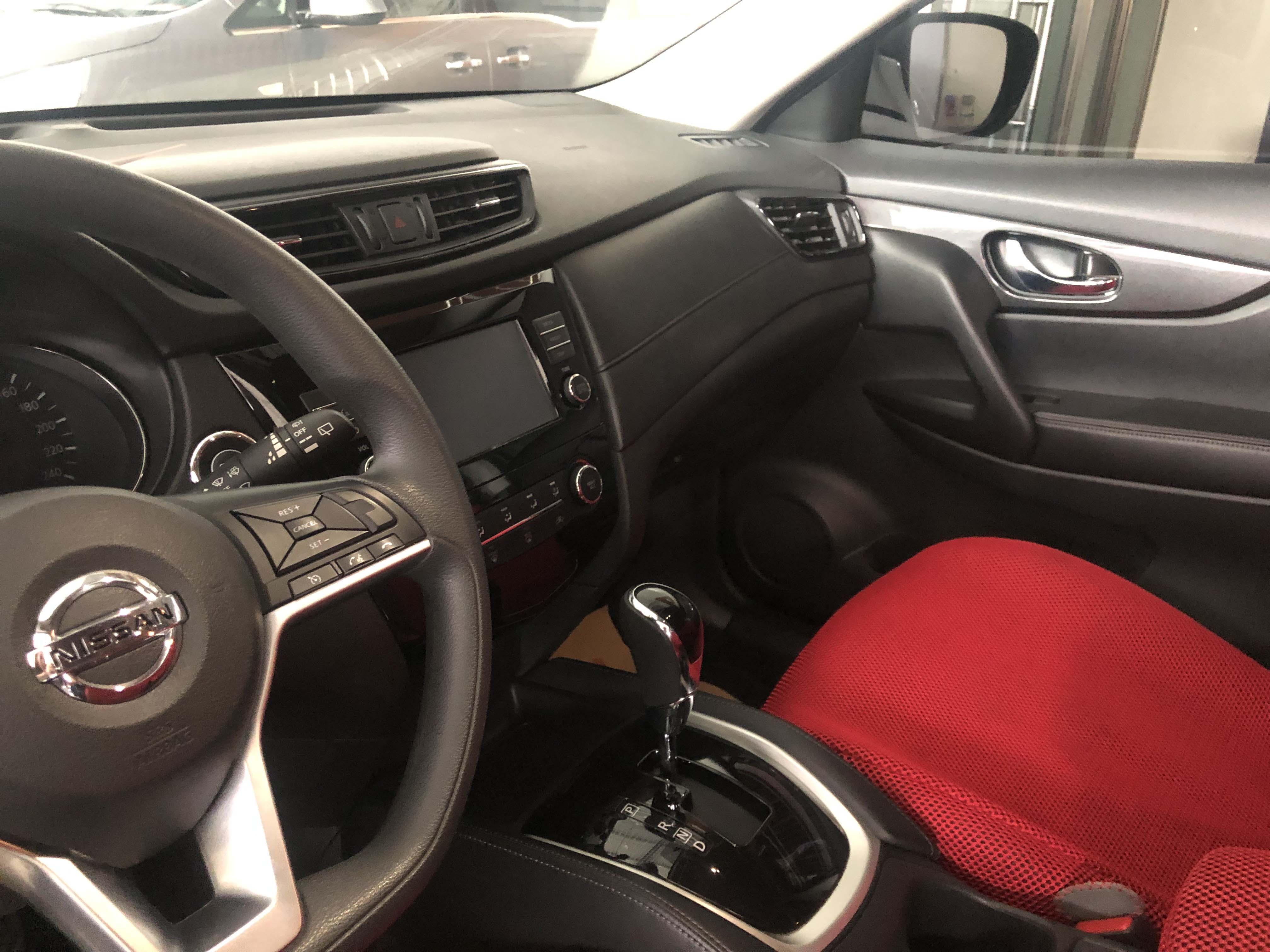 17年 日产奇骏 2.0