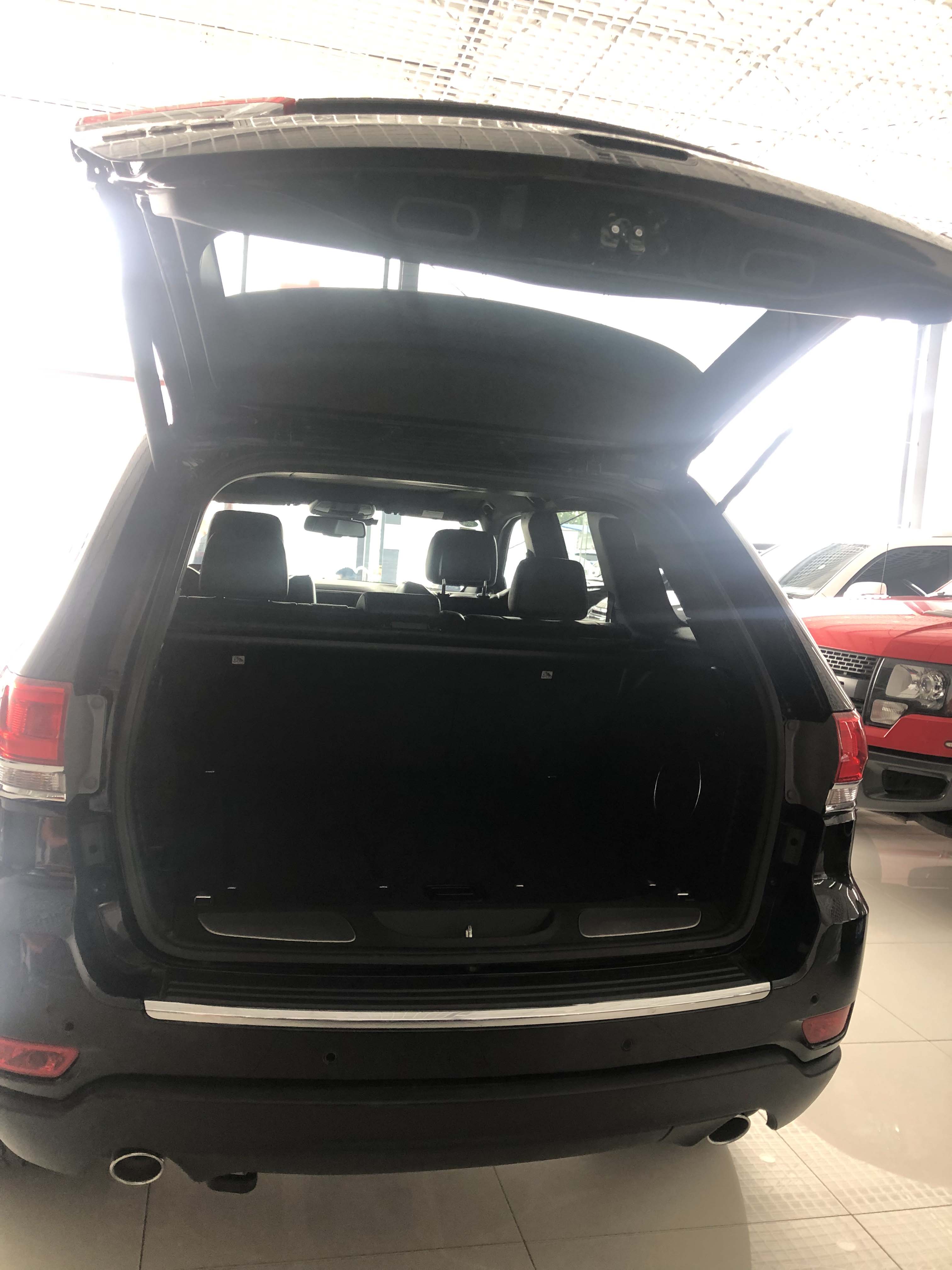 16年 jeep大切诺基 3.0