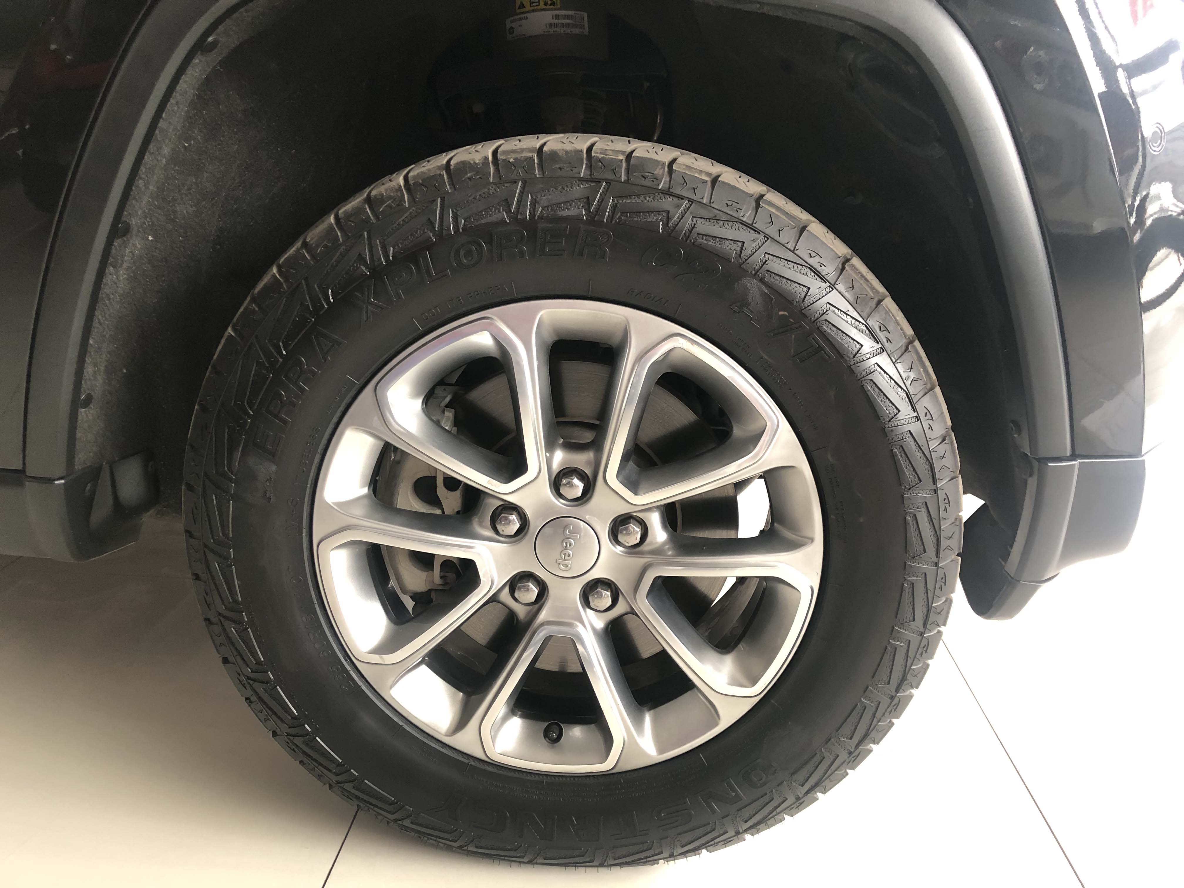 16年 jeep大切诺基 3.0