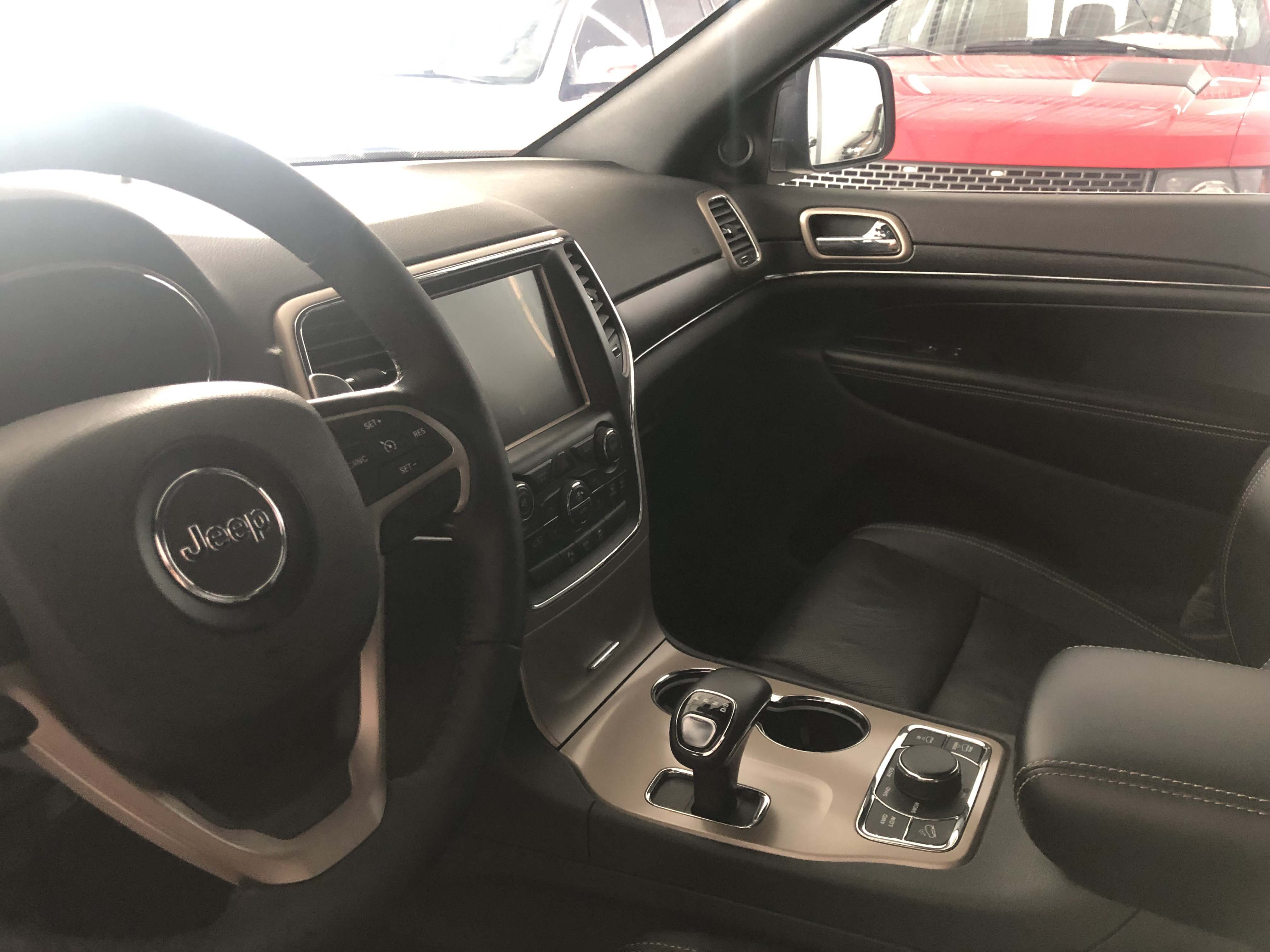 16年 jeep大切诺基 3.0