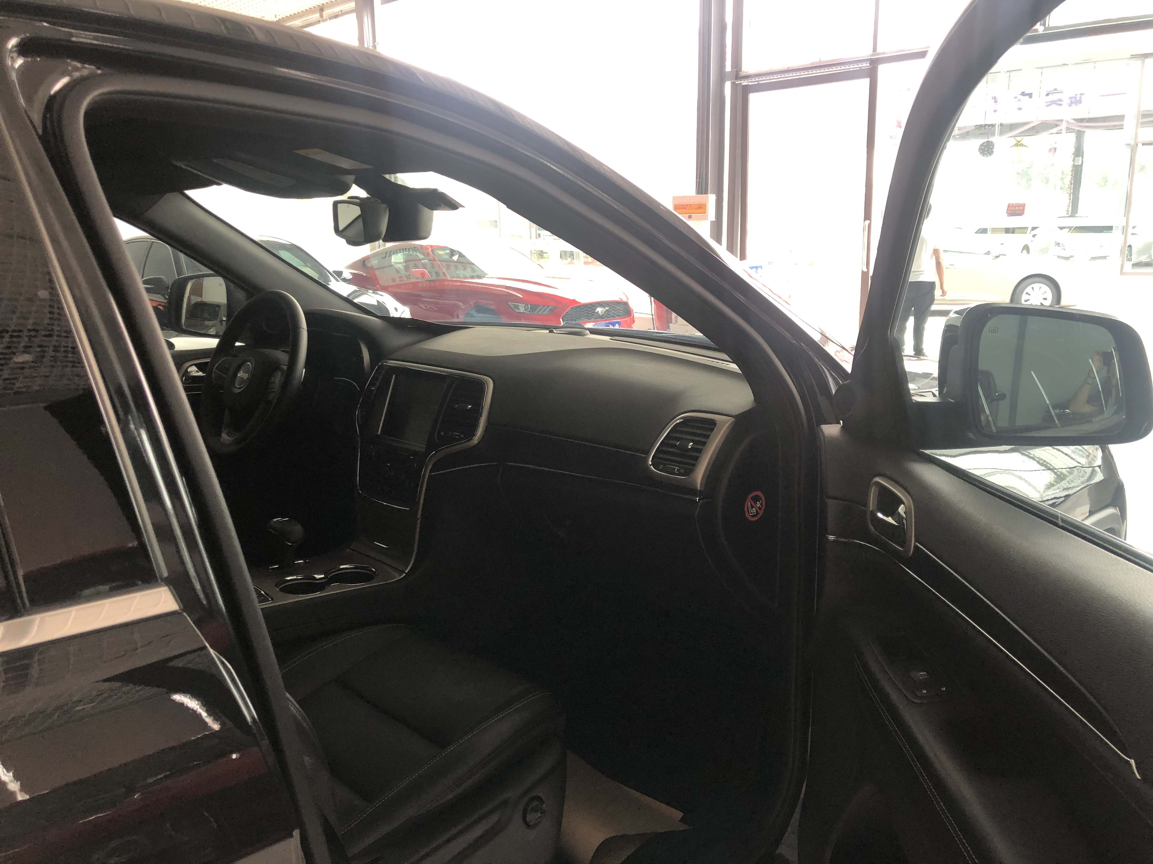 16年 jeep大切诺基 3.0