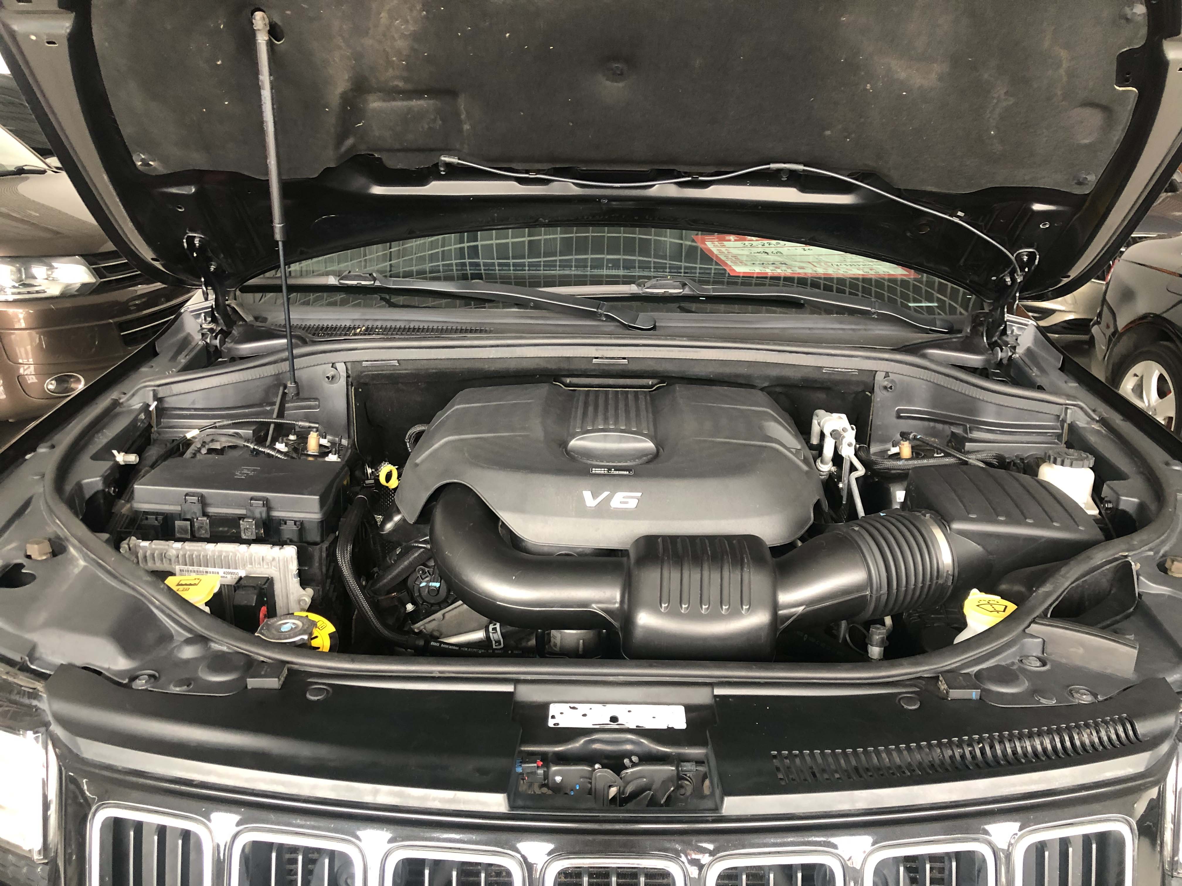 16年 jeep大切诺基 3.0