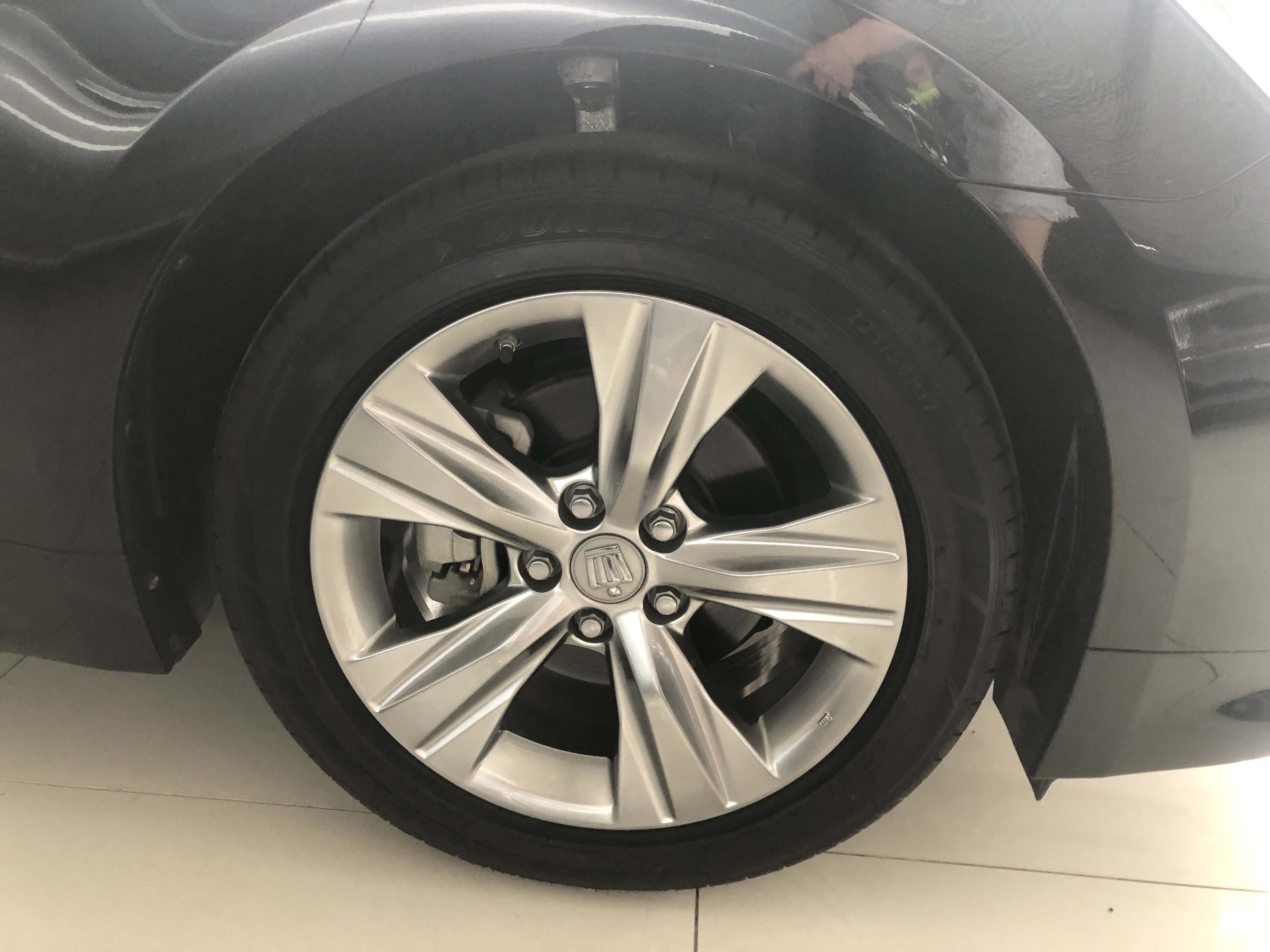 17年 丰田皇冠 2.0T