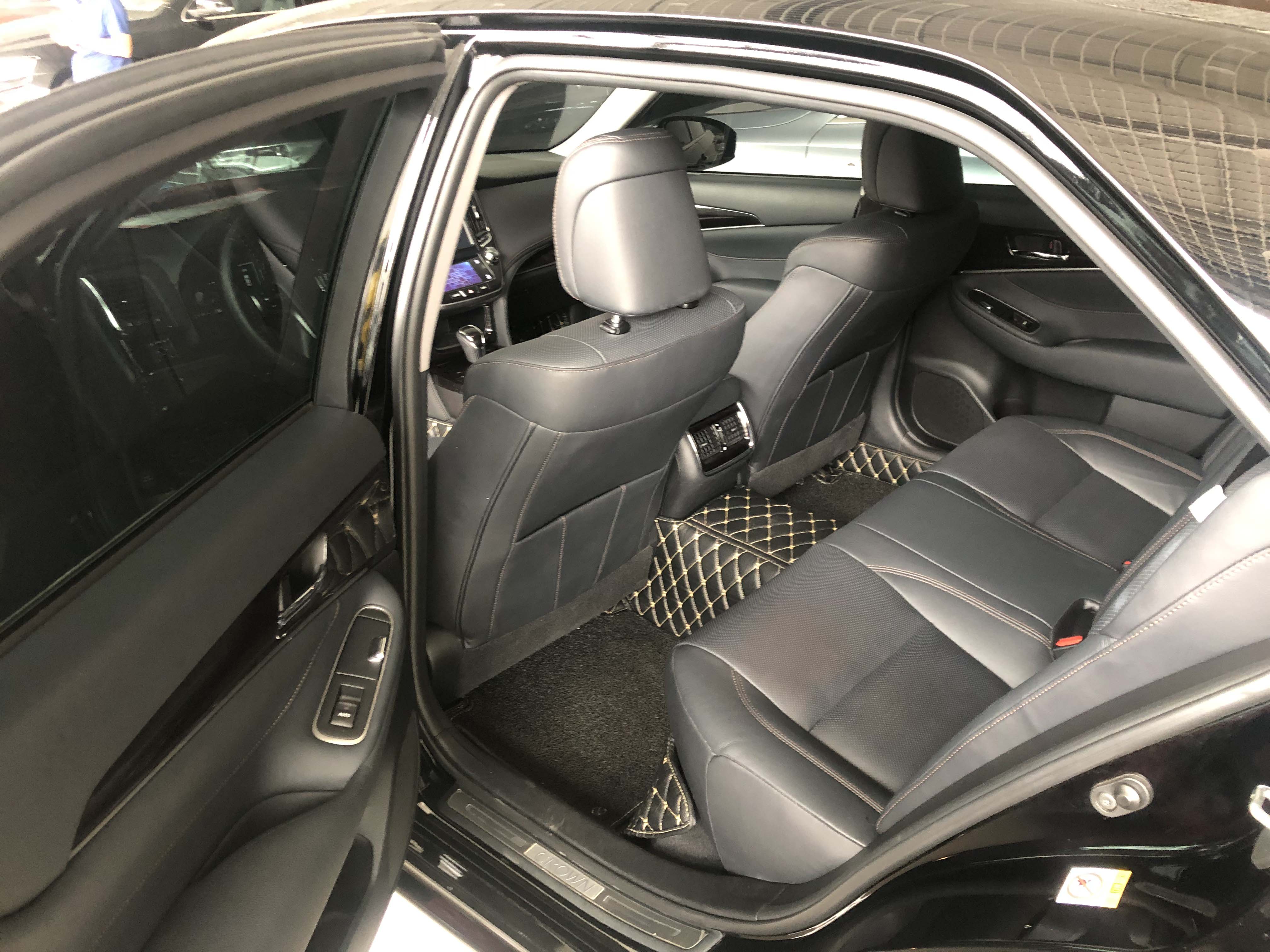 17年 丰田皇冠 2.0T