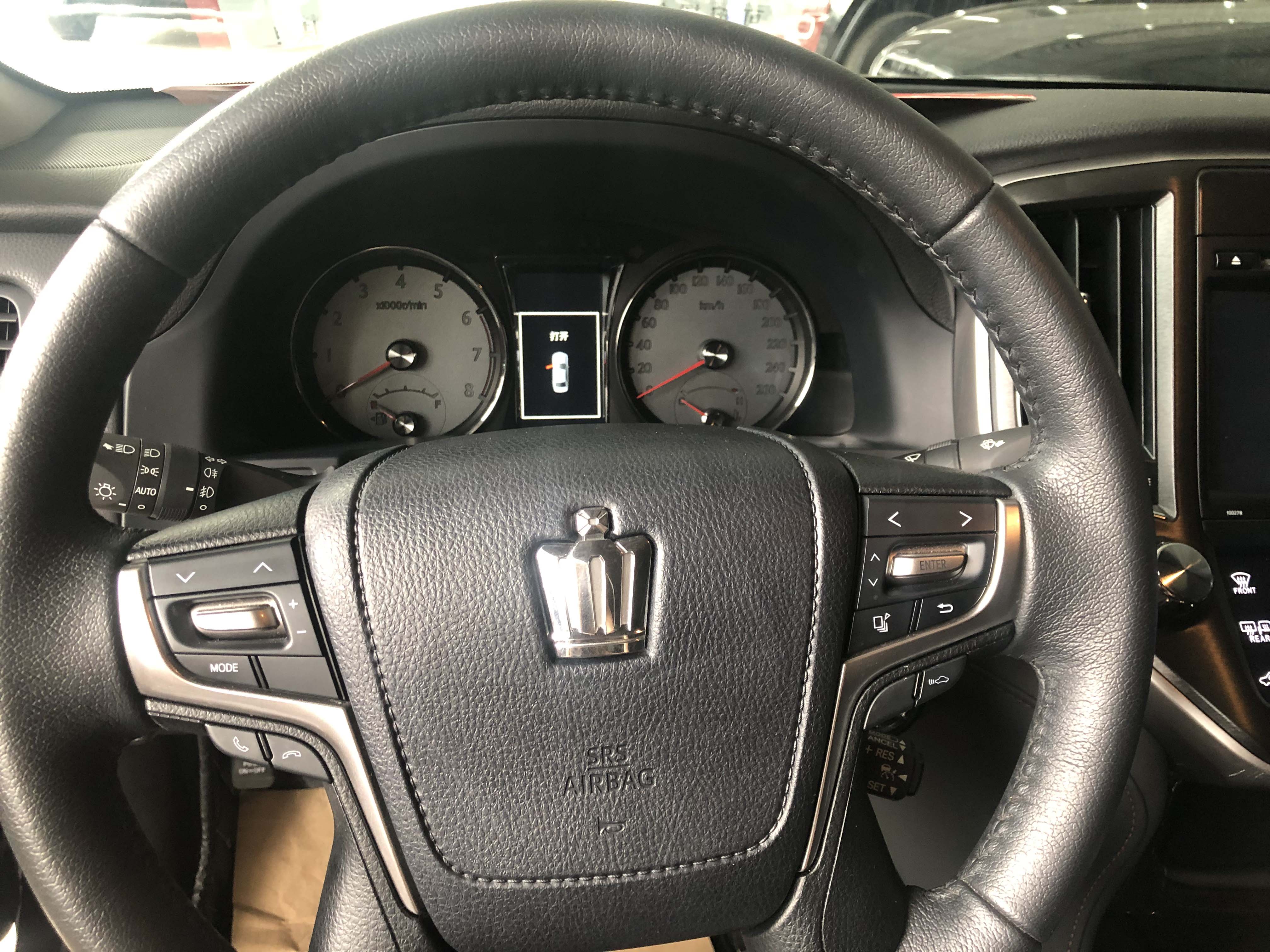 17年 丰田皇冠 2.0T