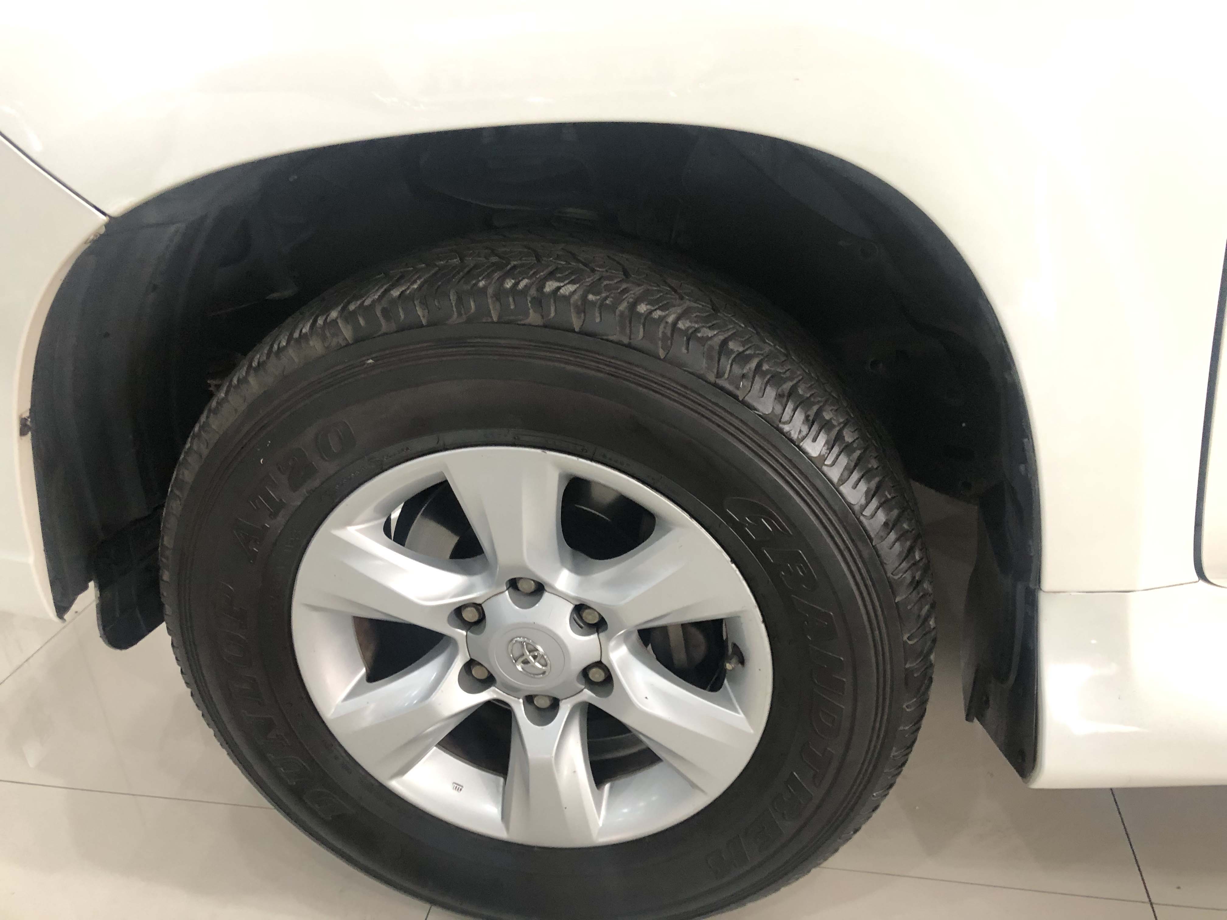 10年 丰田陆地巡洋舰霸道 2.7