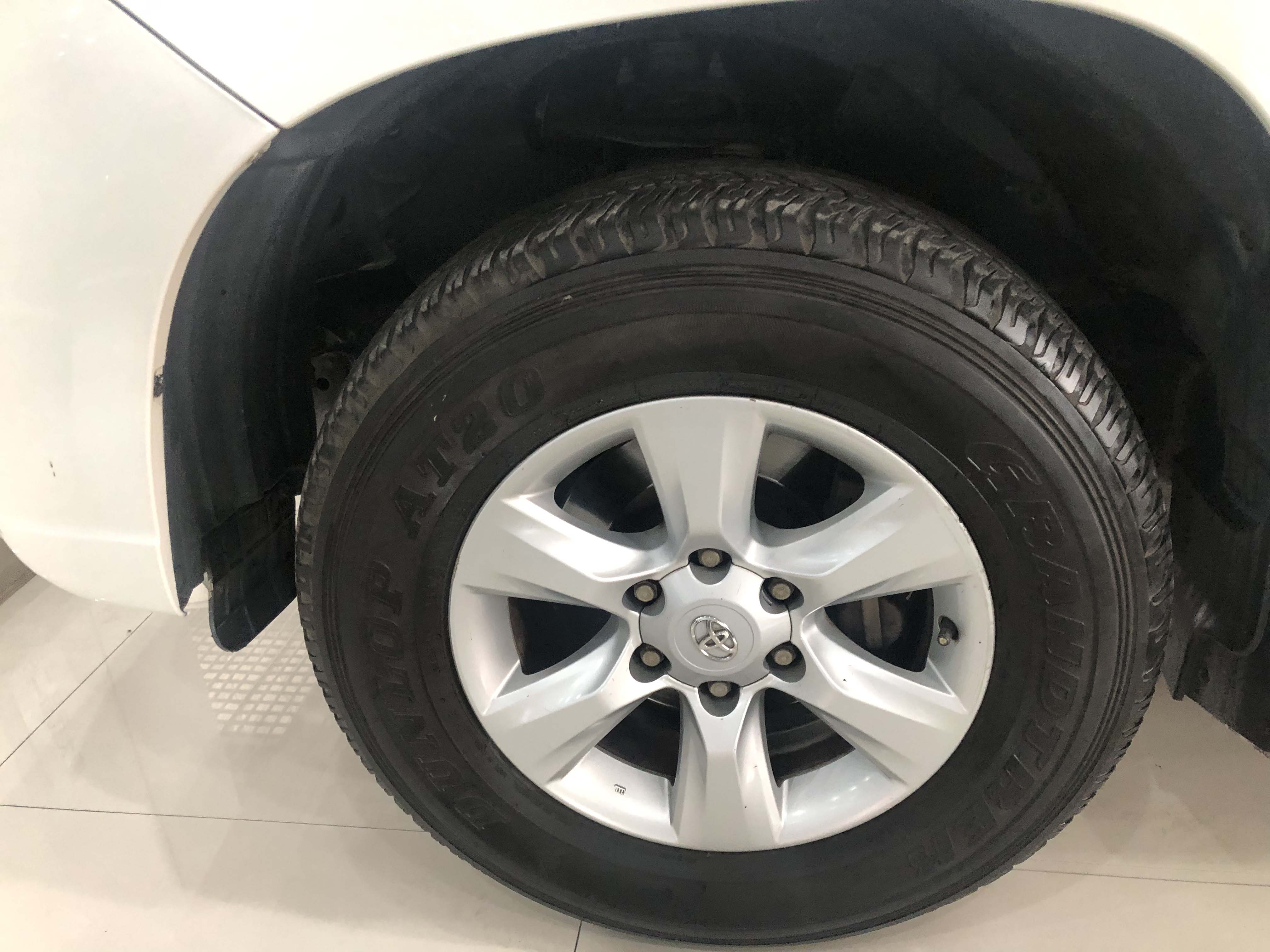 10年 丰田陆地巡洋舰霸道 2.7