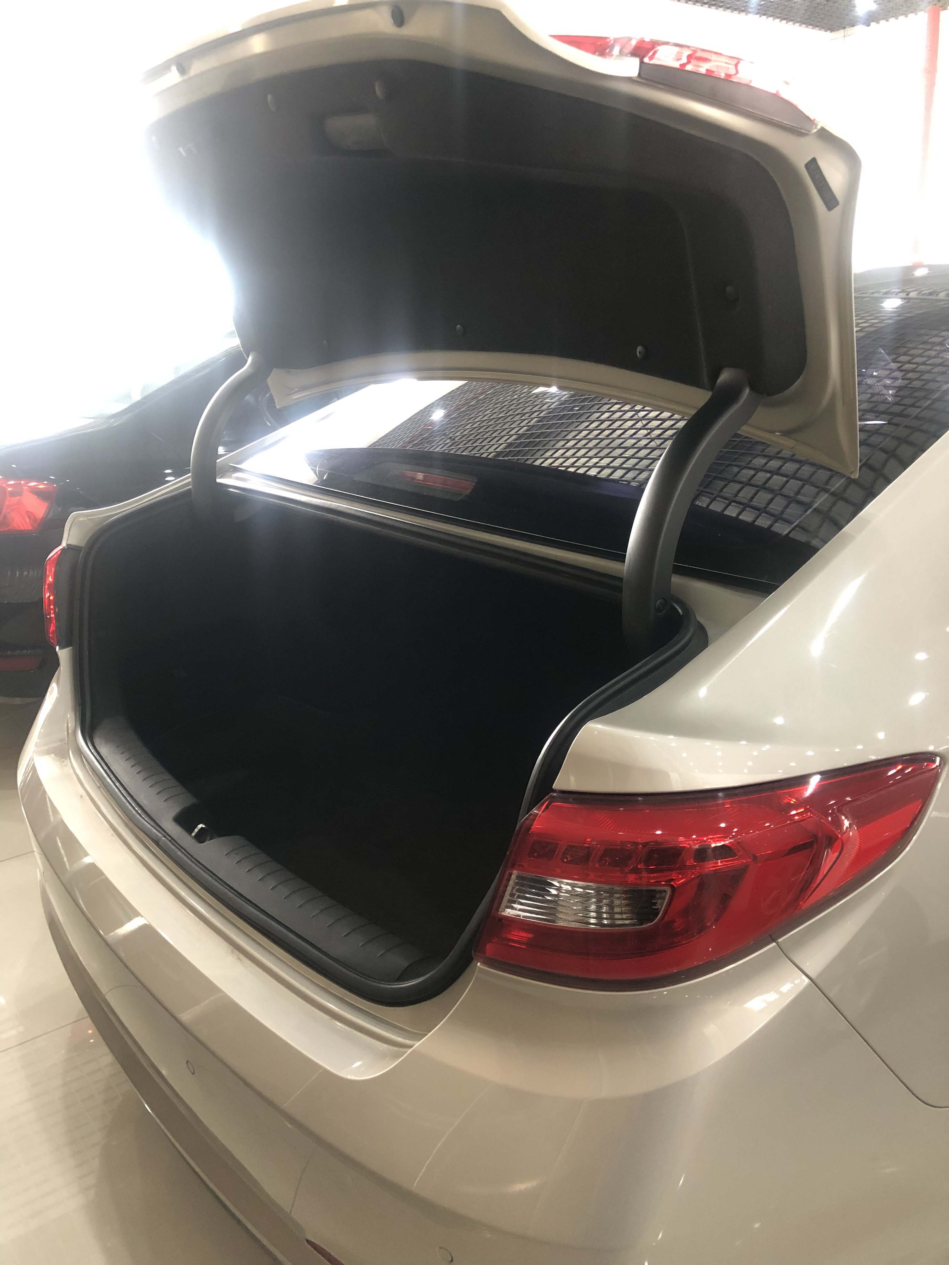 15年 现代索纳塔9 1.6