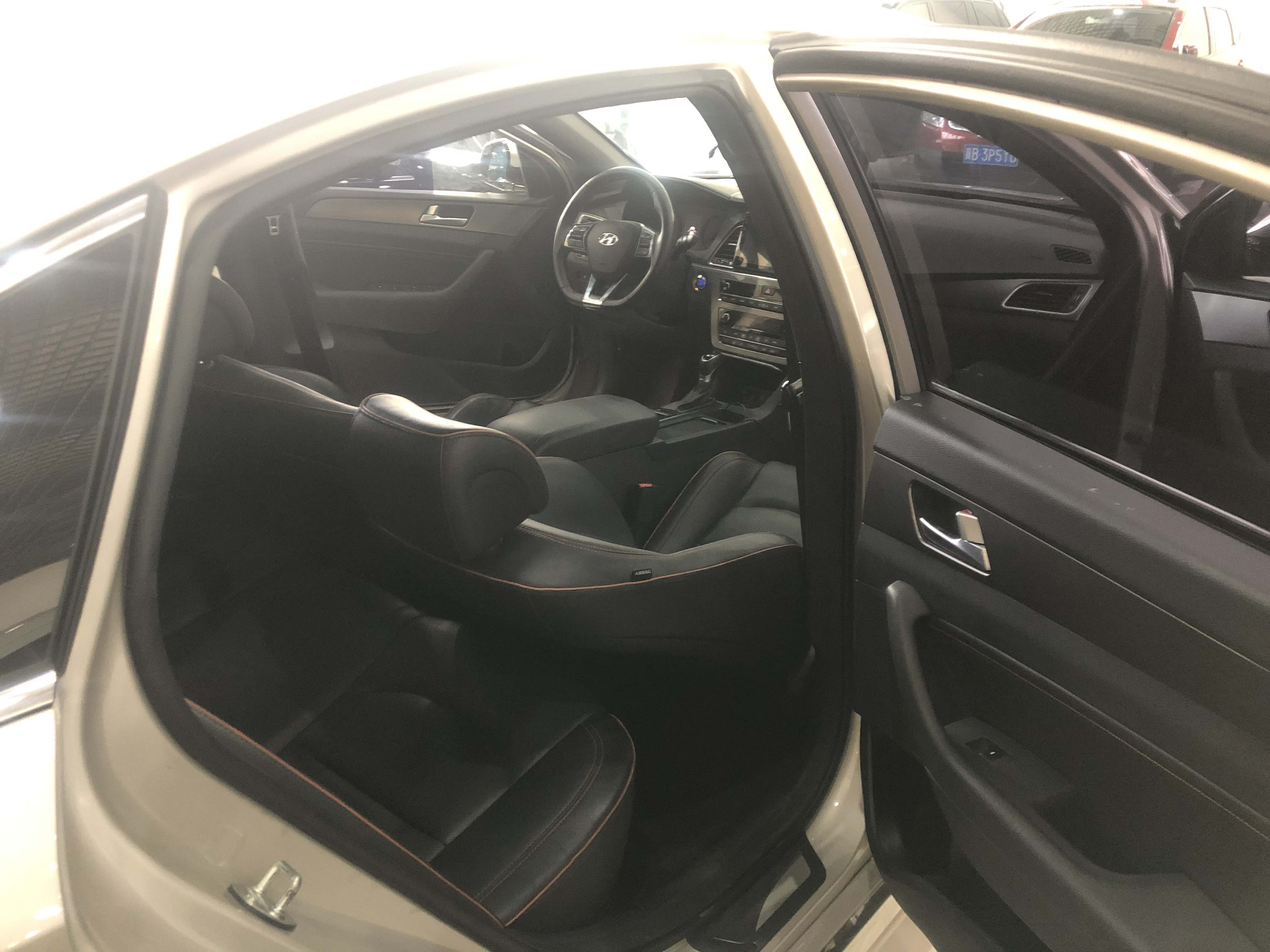 15年 现代索纳塔9 1.6